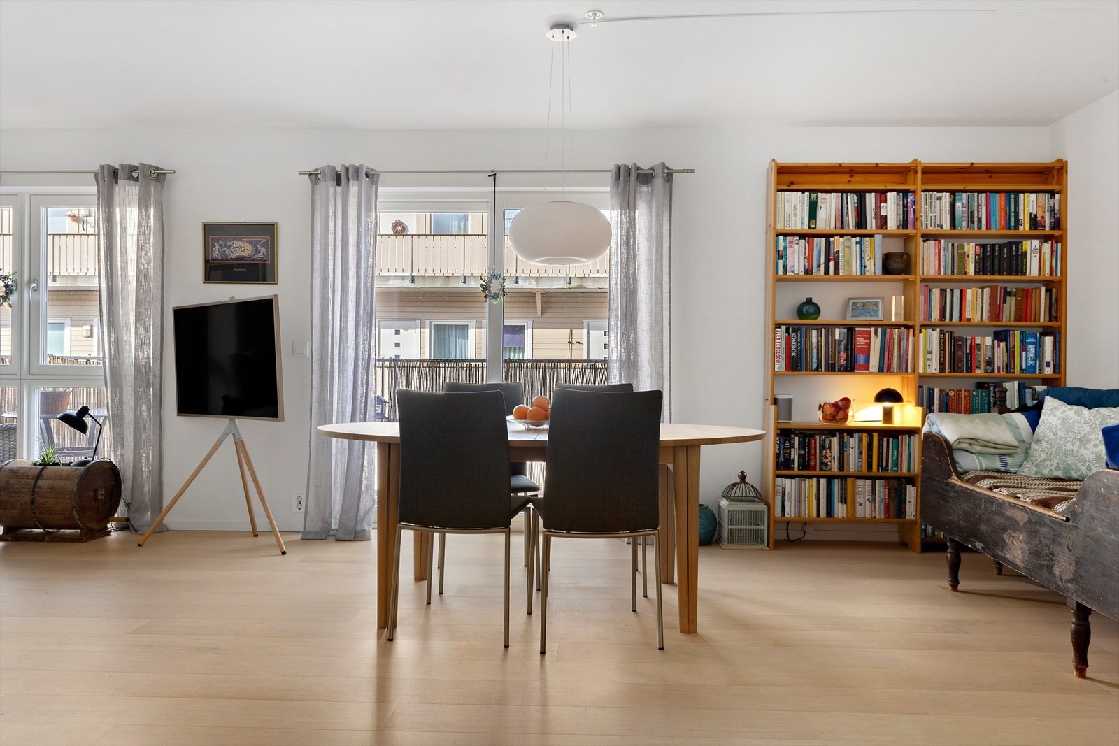 For ekstra komfort er det varmefolie under parketten i alle rom unntatt soverommene, og badet har varmekabler. Galleribilde