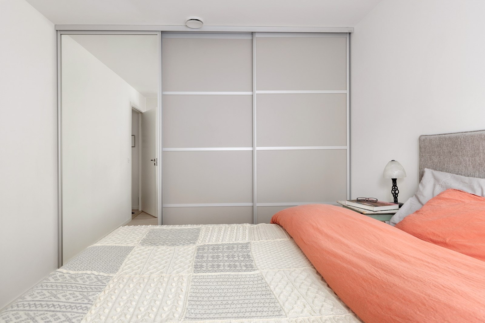 Soverom 1 av 2. Galleribilde