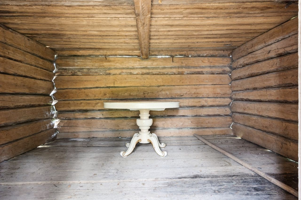 Innvendig stabbur, 1. plan Galleribilde