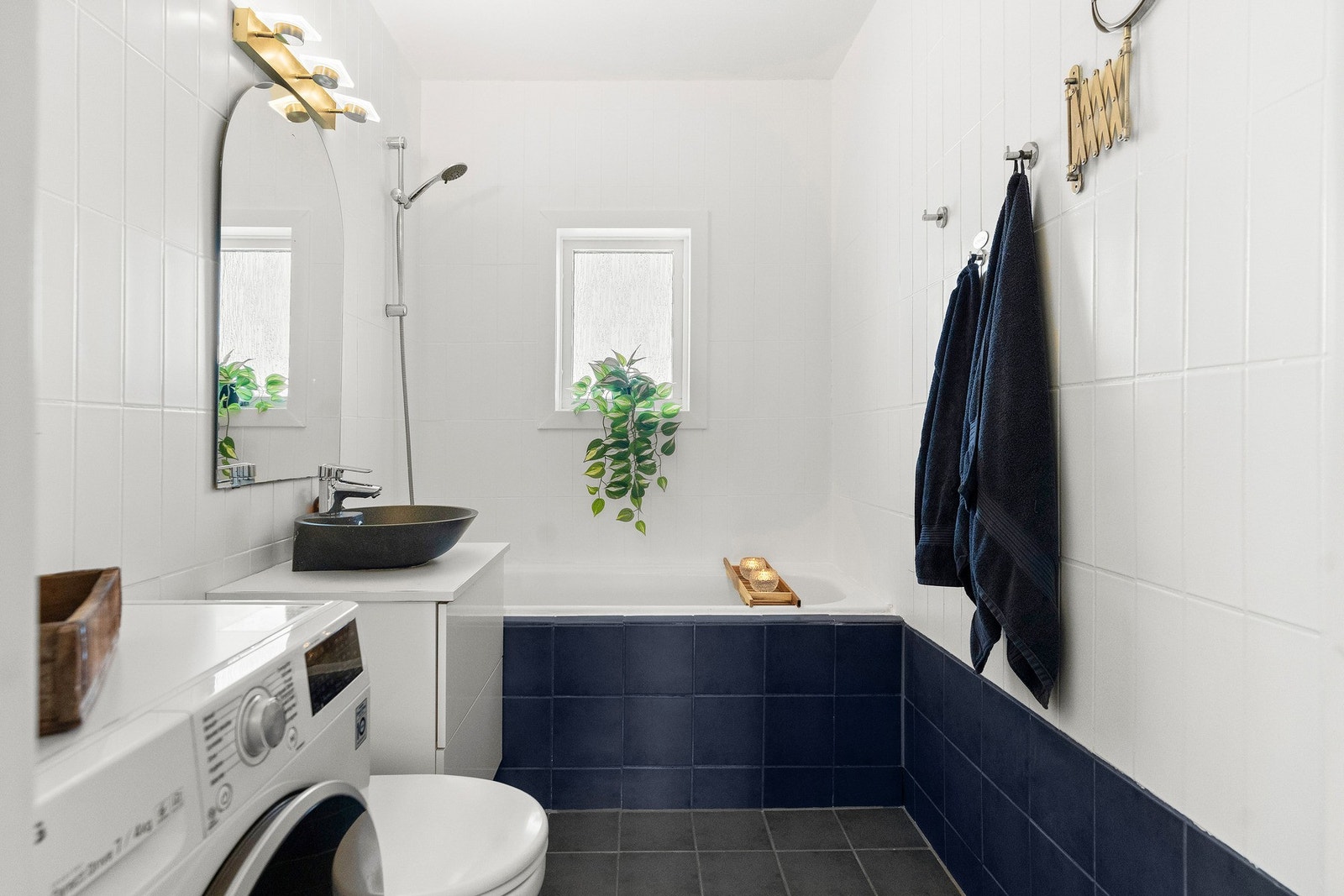 Badet har flislagte overflater. Galleribilde