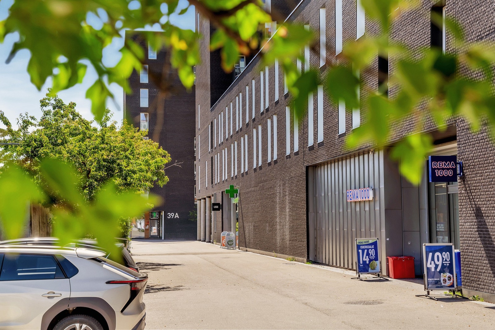Hverdagskomfort på sitt beste - her har du dagligvarehandelen rett utenfor døren. Galleribilde