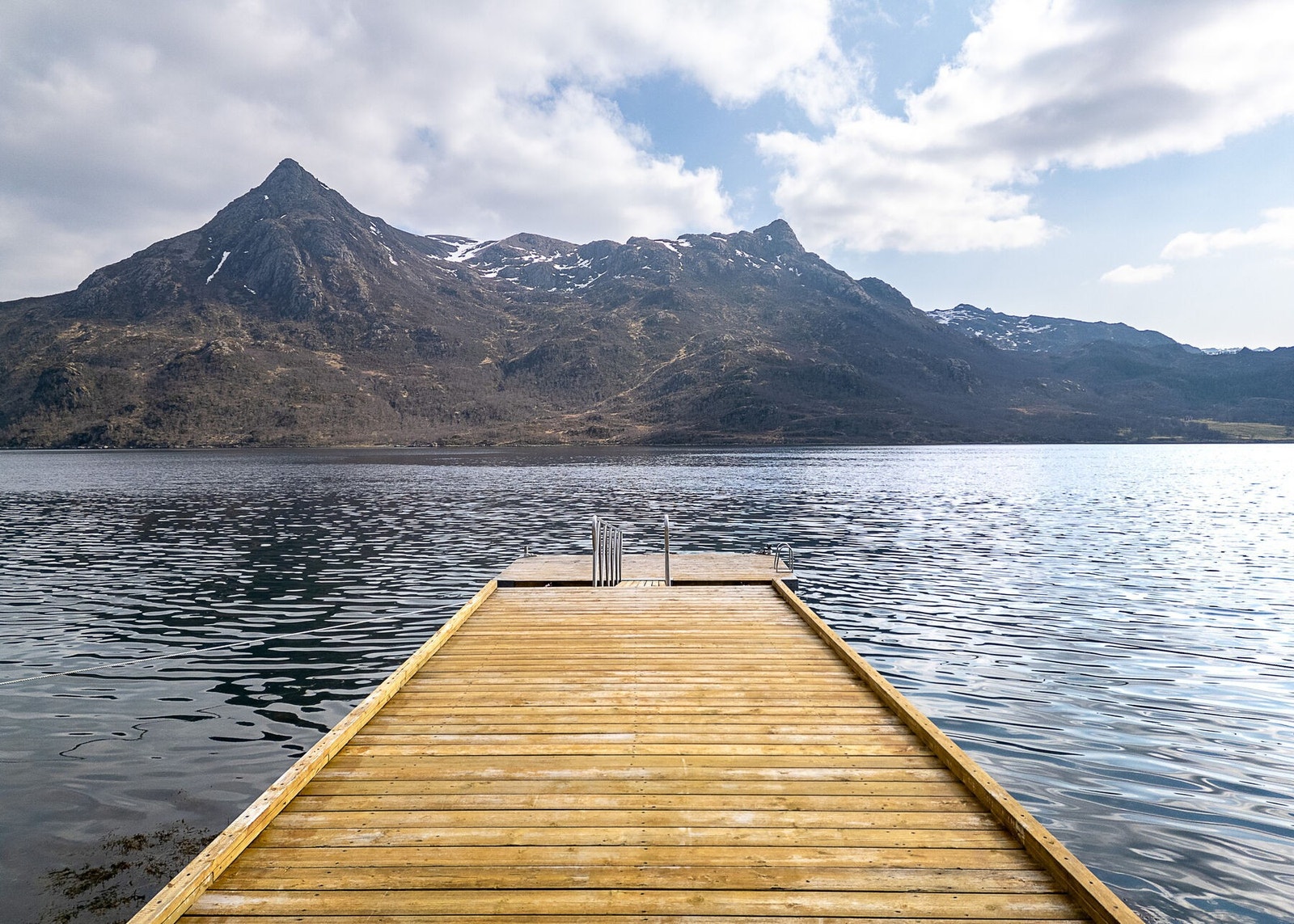 Kai med flytebrygge. Galleribilde