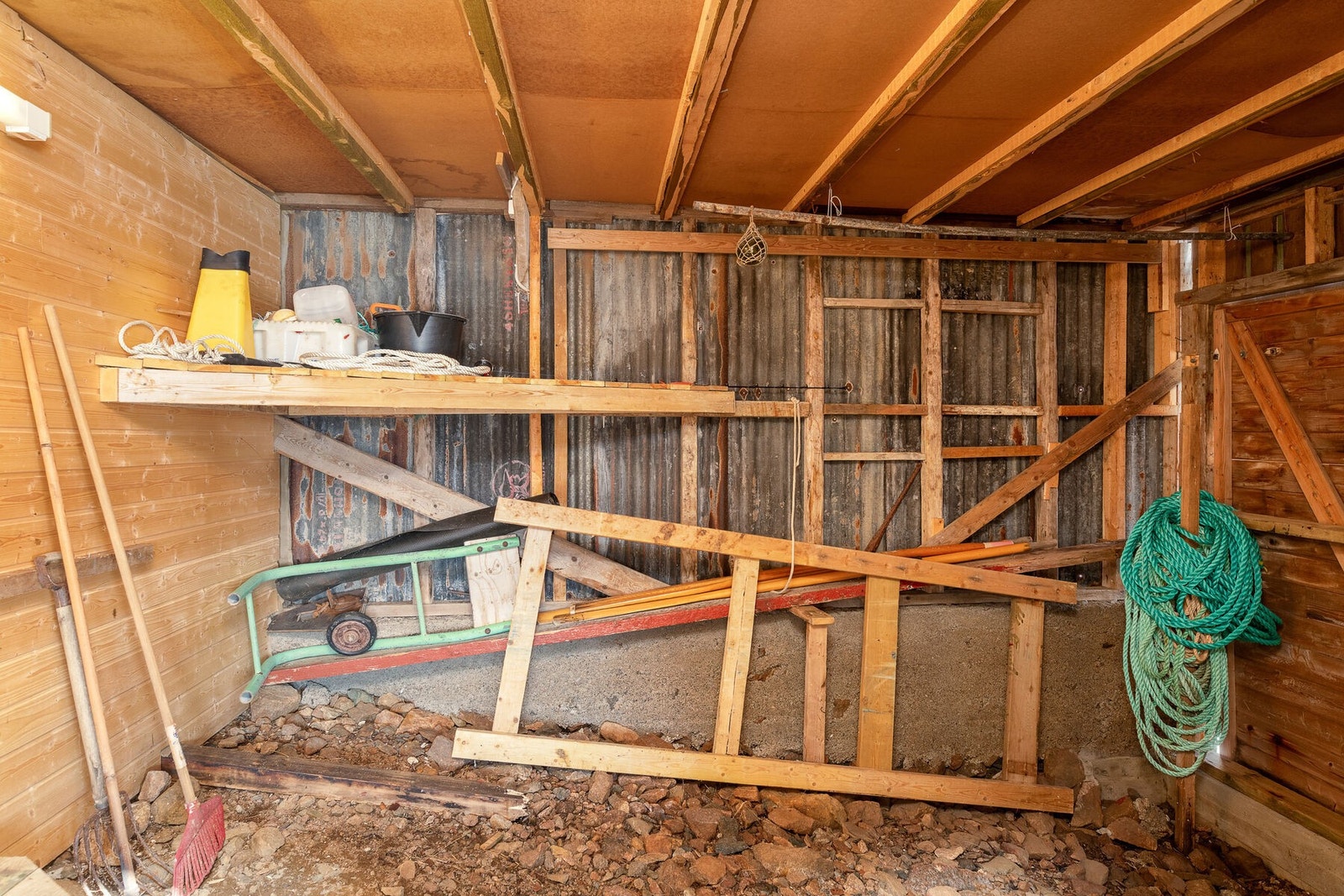 Naustrom i kjeller. Galleribilde