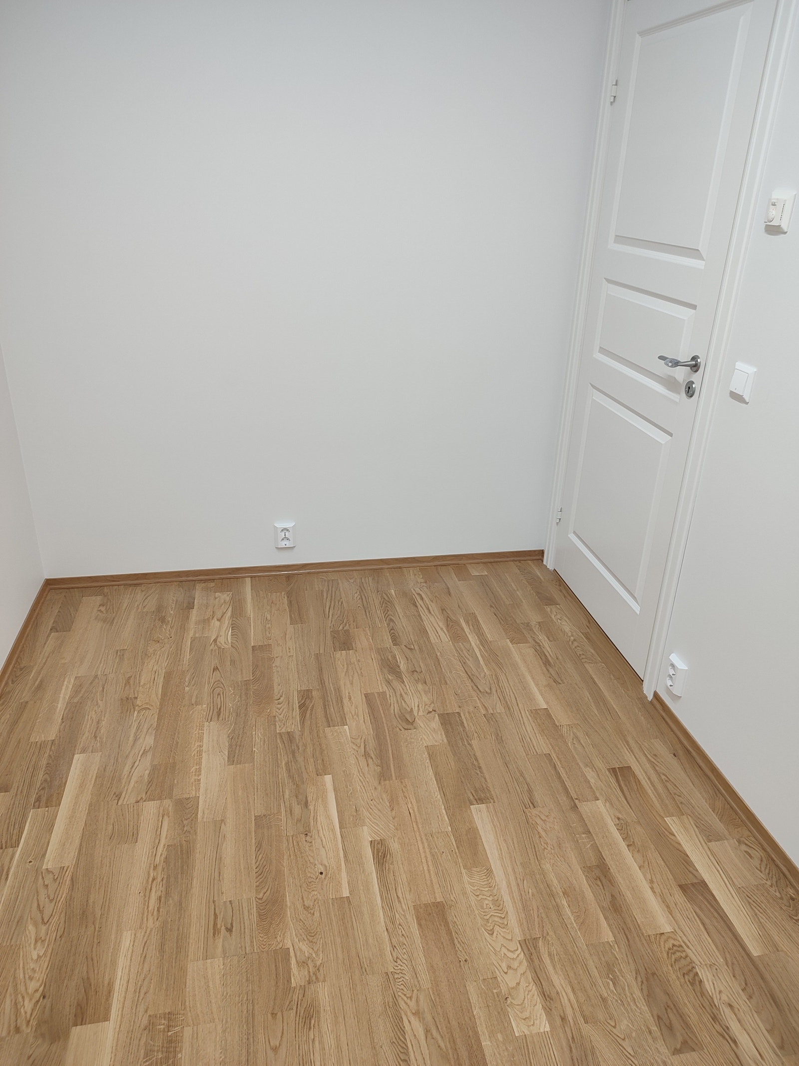 mindre rom Galleribilde