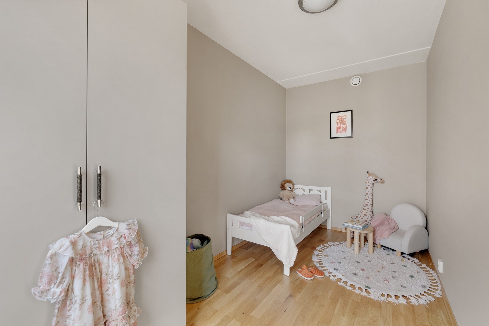 Soverommet passer som gjesterom, barnerom eller hjemmekontor. Galleribilde