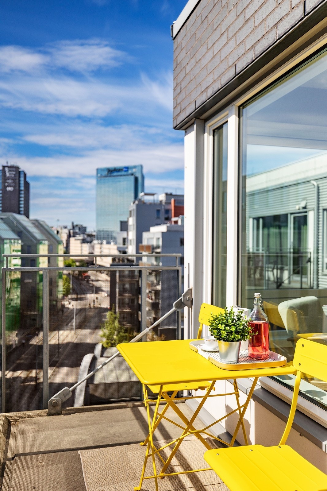 God plass til utemøblement, grill og beplantning hvis ønskelig. Galleribilde