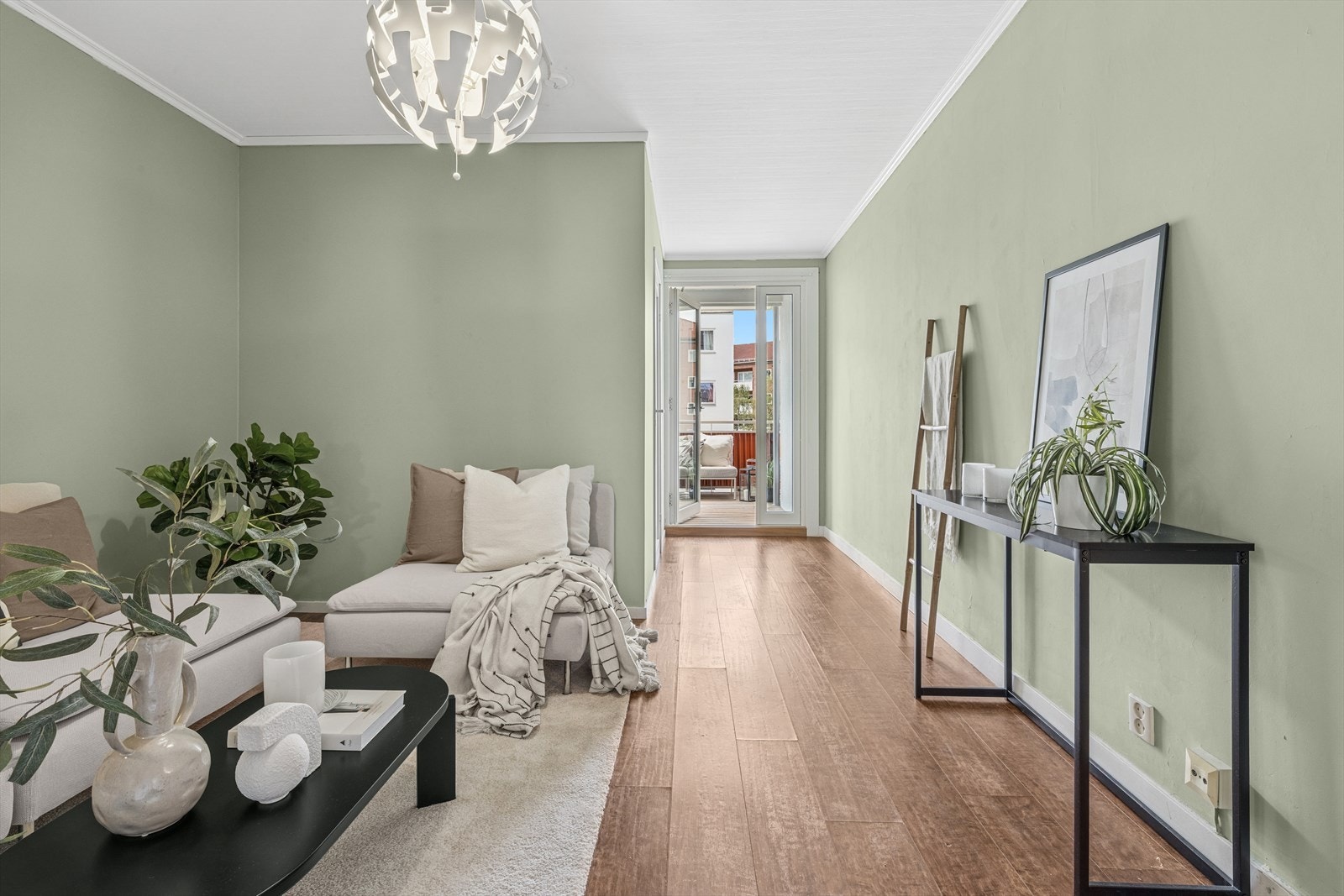 Stue med plass til stor sofa? Galleribilde