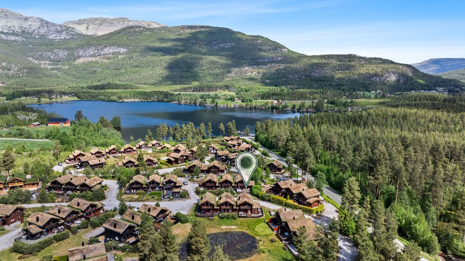 Hytten ligger sentralt til i populære Vrådal. Galleribilde