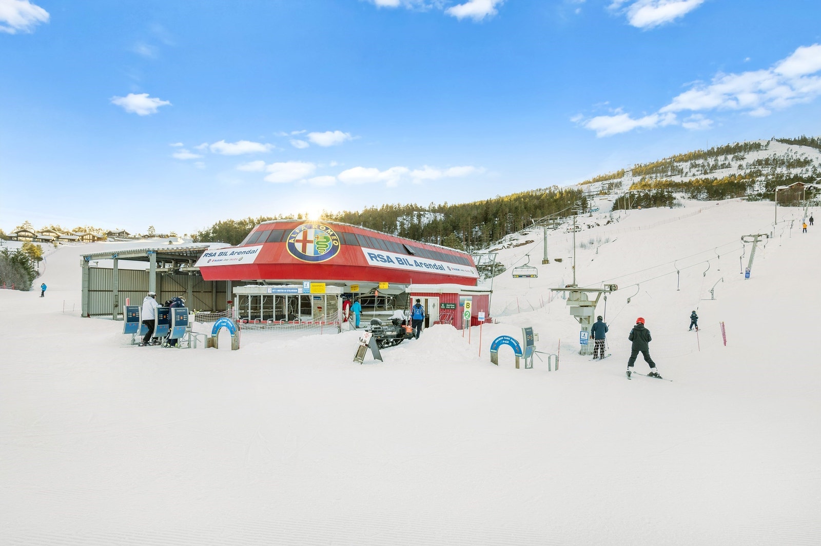 Vinterstid har du 18 nedfarter å utforske i alpinanlegget. Galleribilde