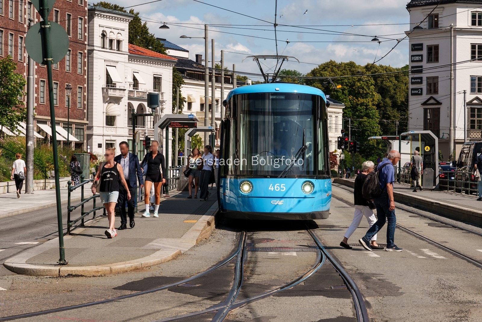 200m til Solli Buss og trikkeholdeplass. Galleribilde
