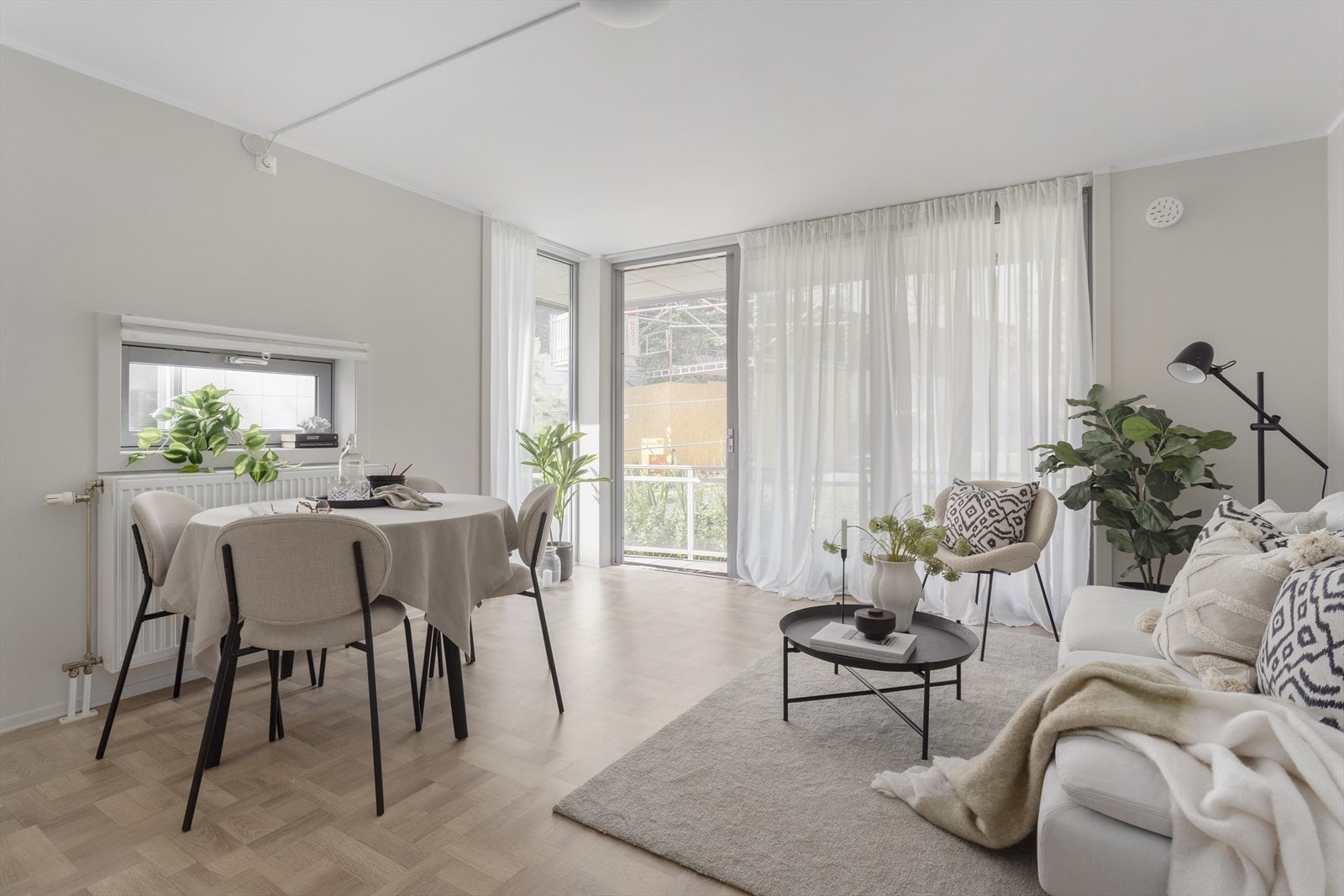 Lys og stilfull ettroms med tilbaketrukket og sentral beliggenhet på Frogner Galleribilde