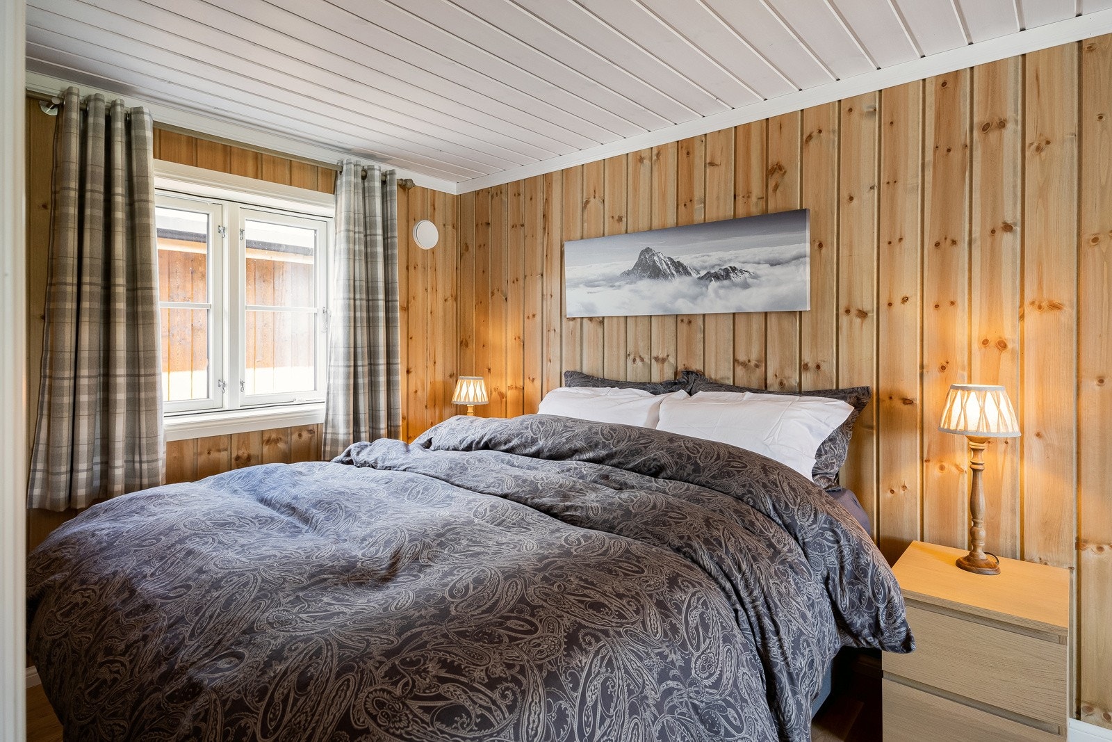 Hytta har 4 soverom. Det største soverommet er på 13,6m² Galleribilde