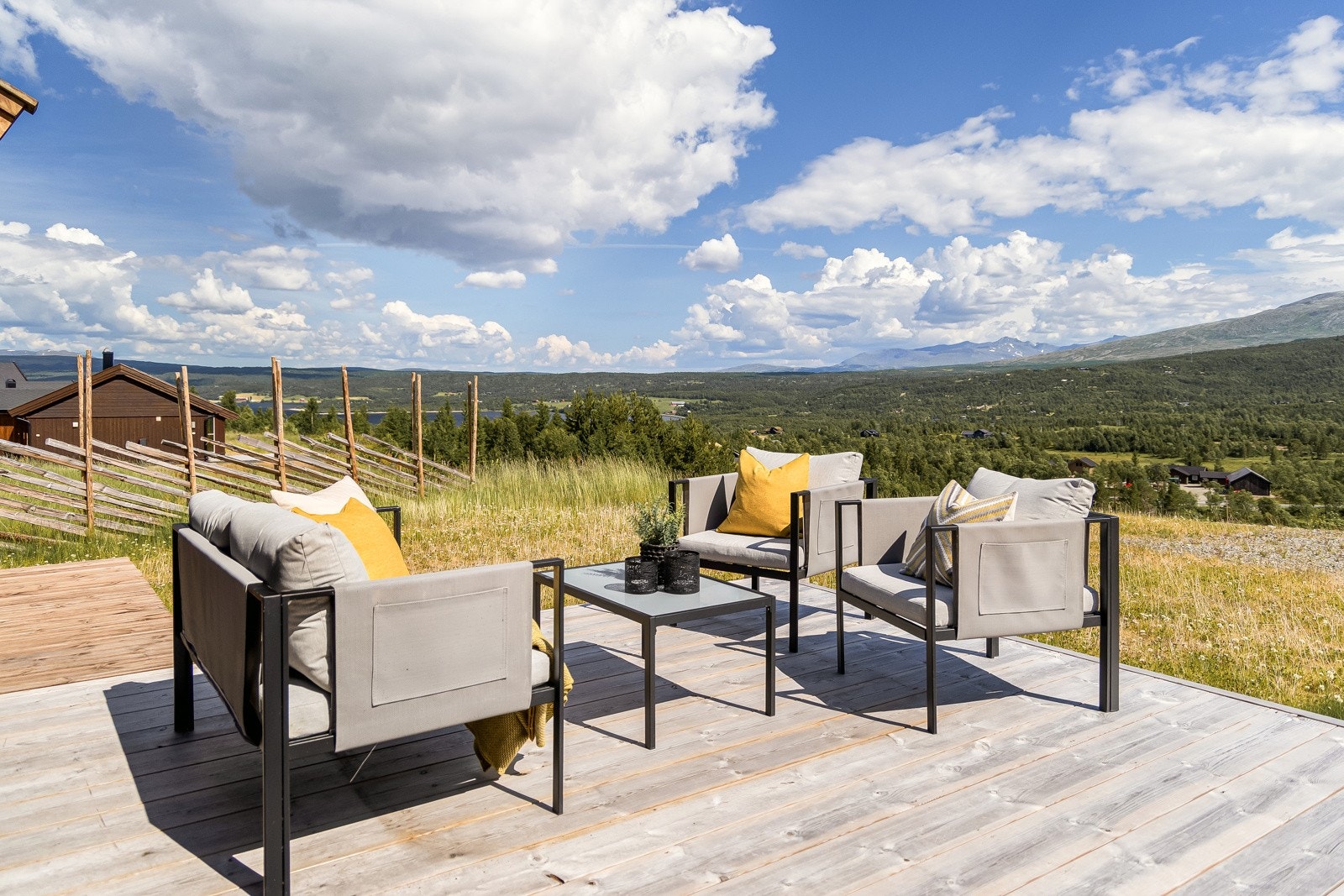 Nydelig utsikt og usjenert beliggenhet Galleribilde