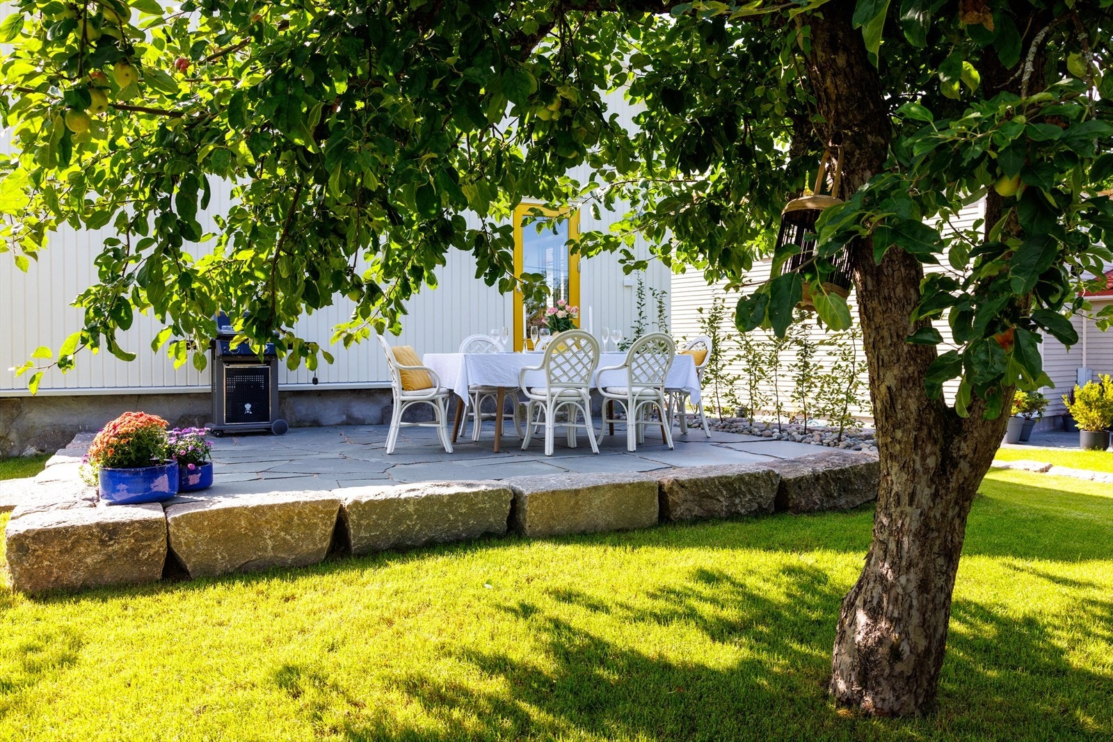 tillegg til å være vakkert, er dette svært varige løsninger som krever lite vedlikehold bortsett fra litt feiling og spyling. Rett og slett praktfullt. Galleribilde