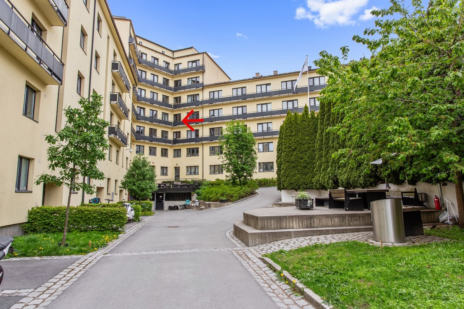 Leiligheten har en fin intern beliggenhet i 4.etasje Galleribilde