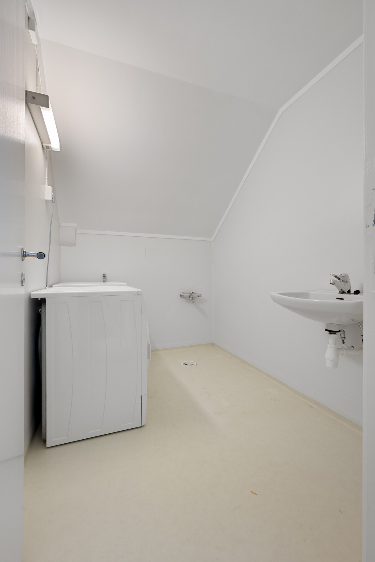 Vaskerom Galleribilde