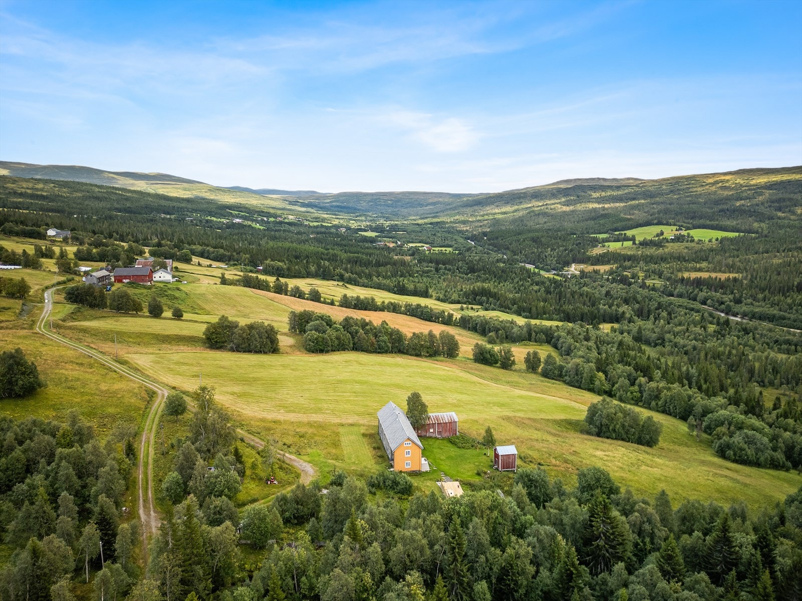 Kun 15 minutters biltur til nærmeste dagligvarebutikk. Galleribilde