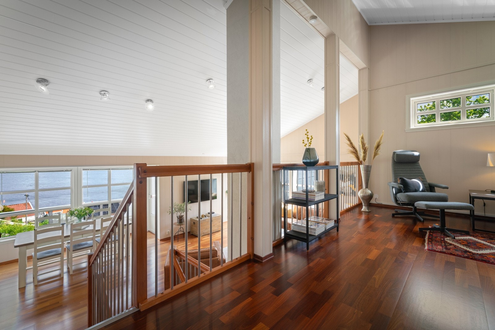 Innredet med fire halvplan som hver for seg er målt til: 59 kvm, 30 kvm, 26 kvm og 42 kvm Galleribilde