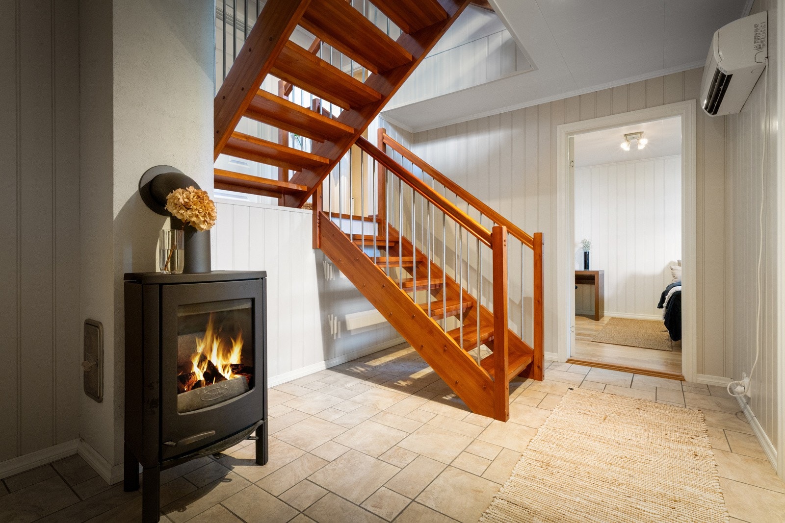 Boligens laveste plan er målt til 42 kvm og innredet med bl.a. to gode soverom Galleribilde