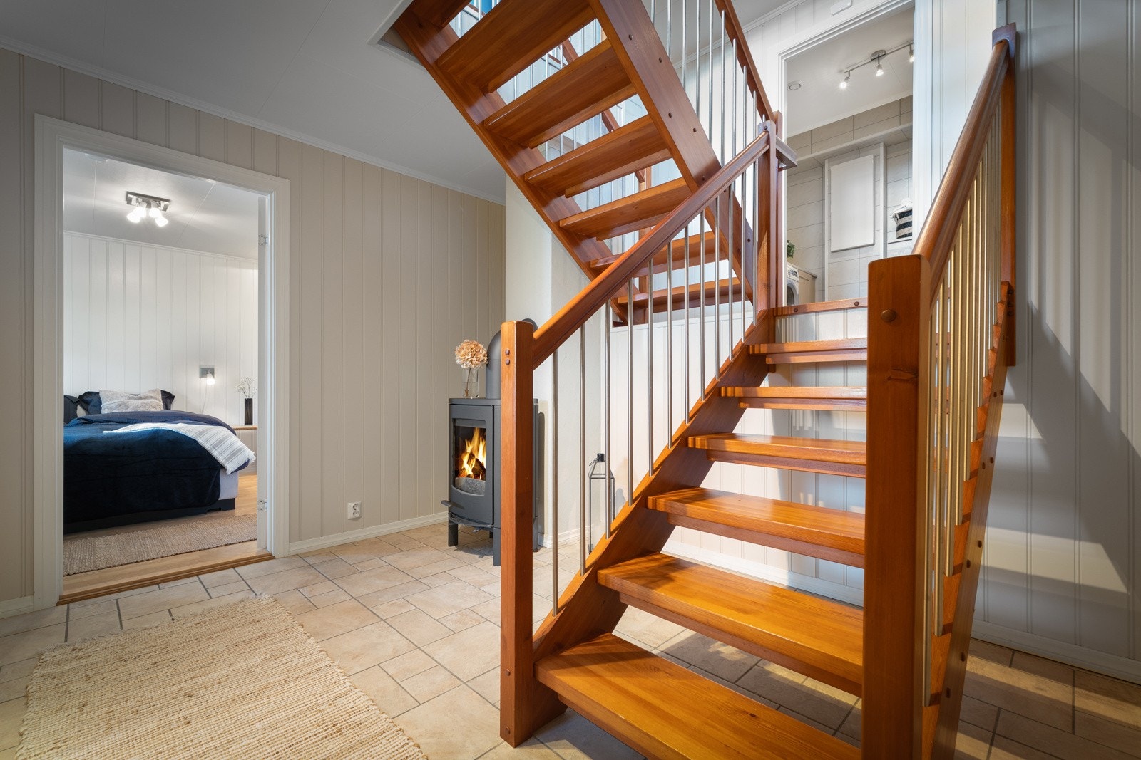 Boligen er utstyrt med to vedovner og varmepumpe Galleribilde