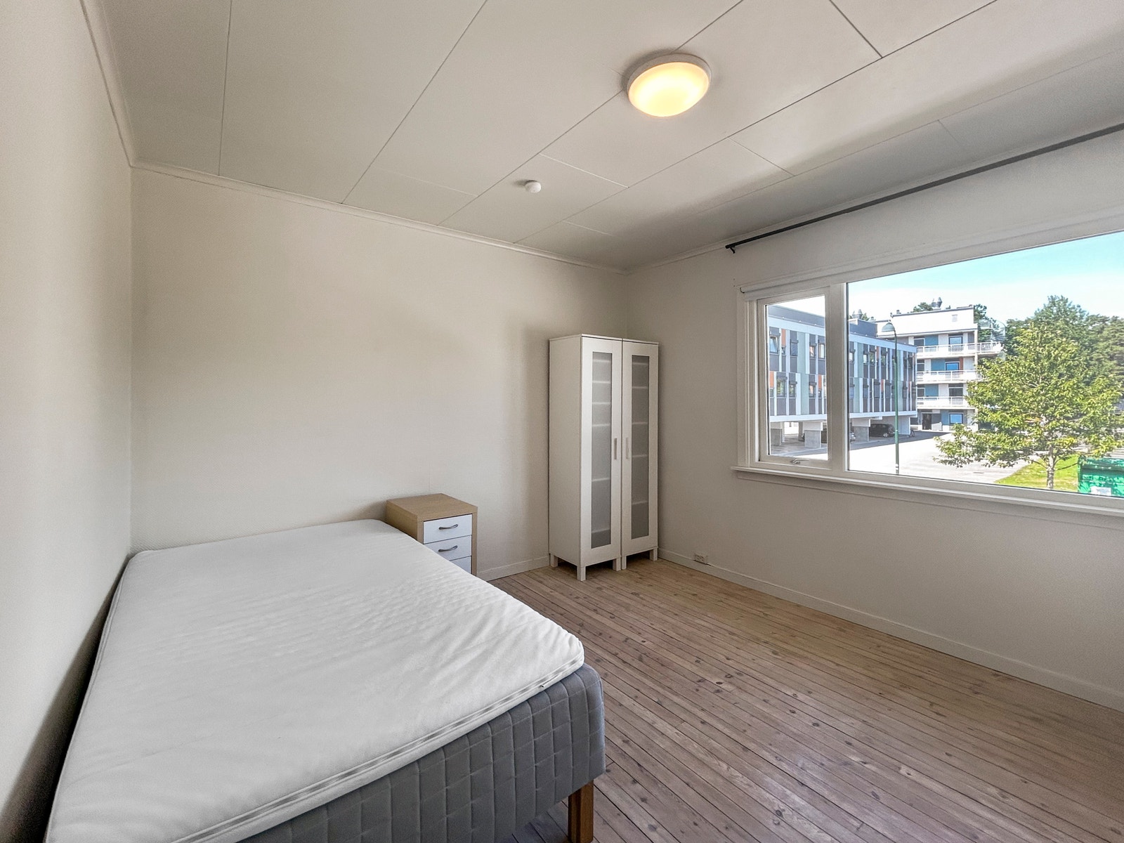 Soveorm 1, som du ser er UIA nærmeste nabo. Galleribilde