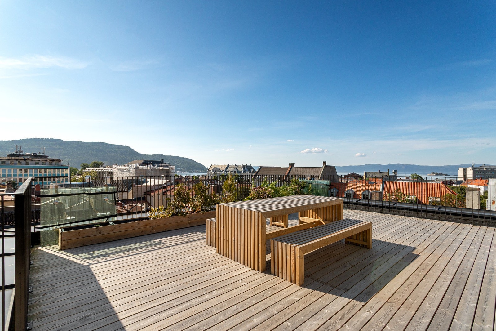 Felles takterrasse for beboerne med gode solforhold. Galleribilde