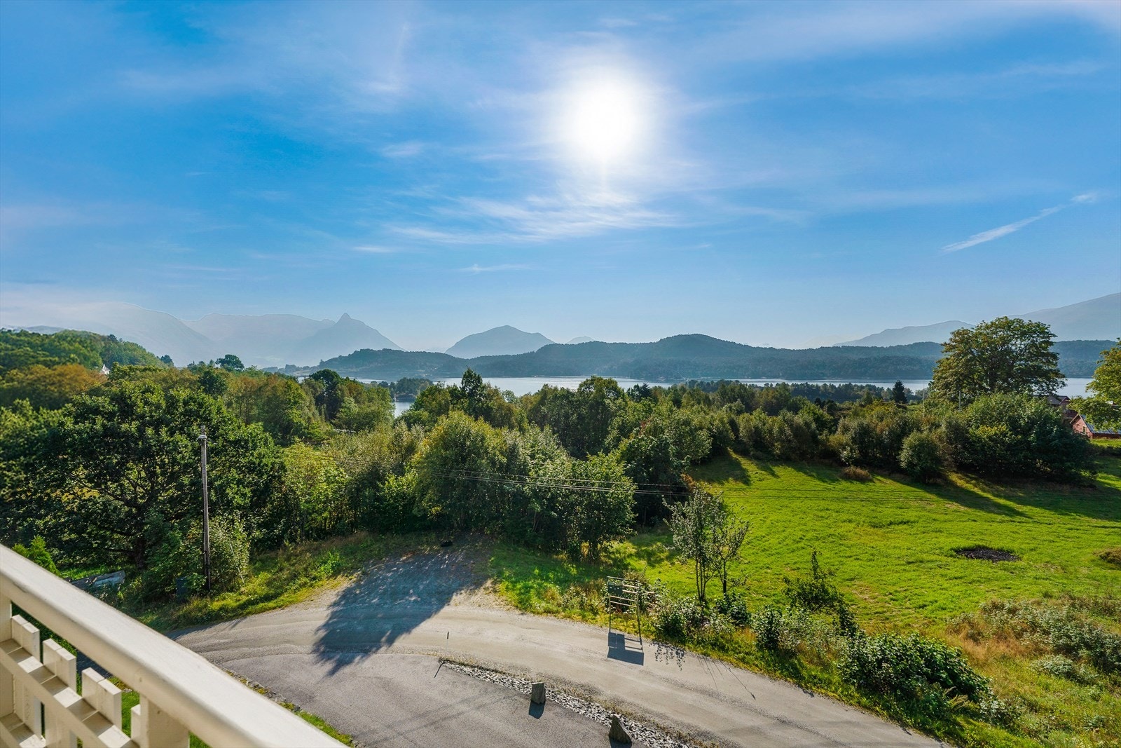 Sjekk den nydelige utsikta frå boligen Galleribilde
