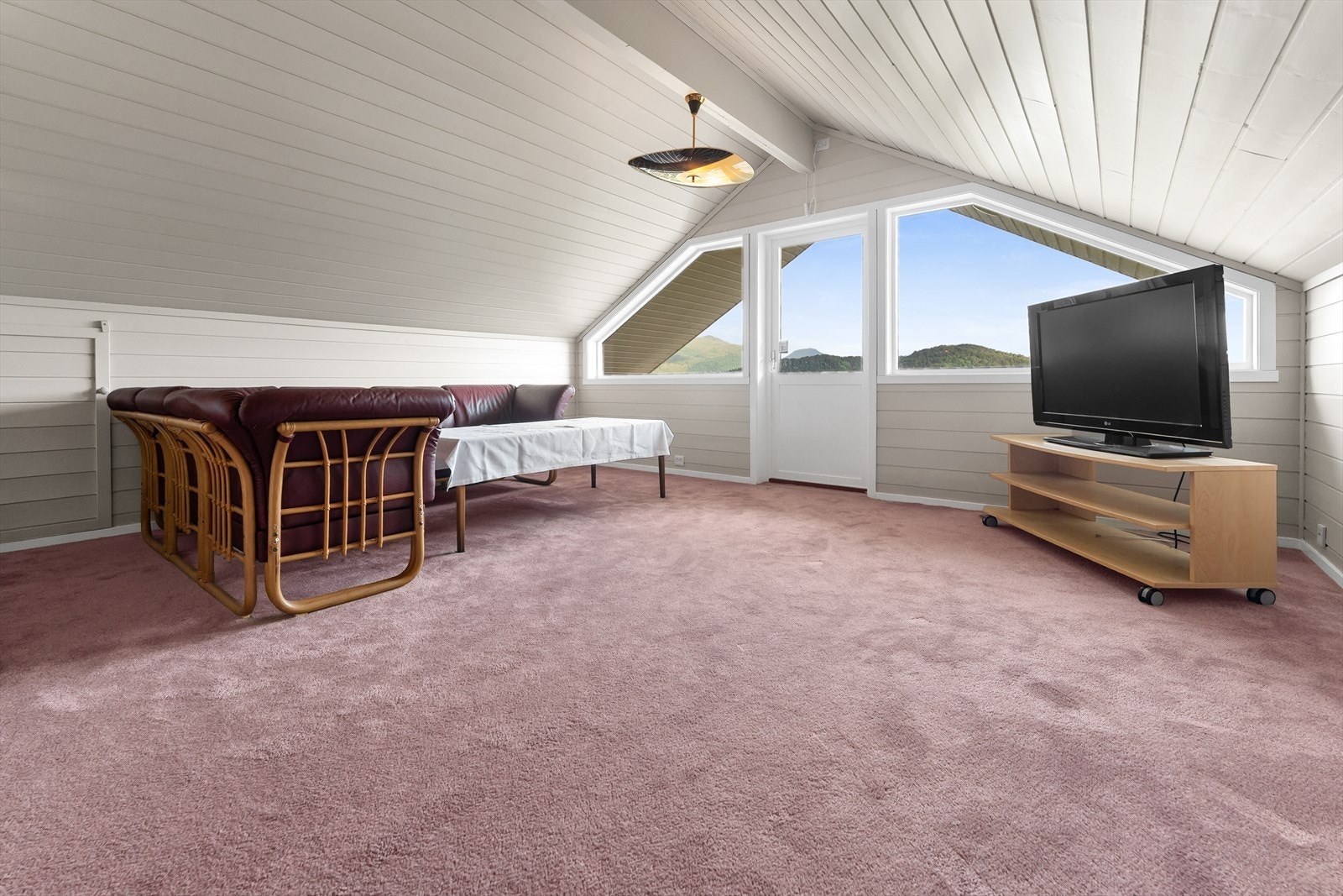 Loftstue med utgang til altan Galleribilde