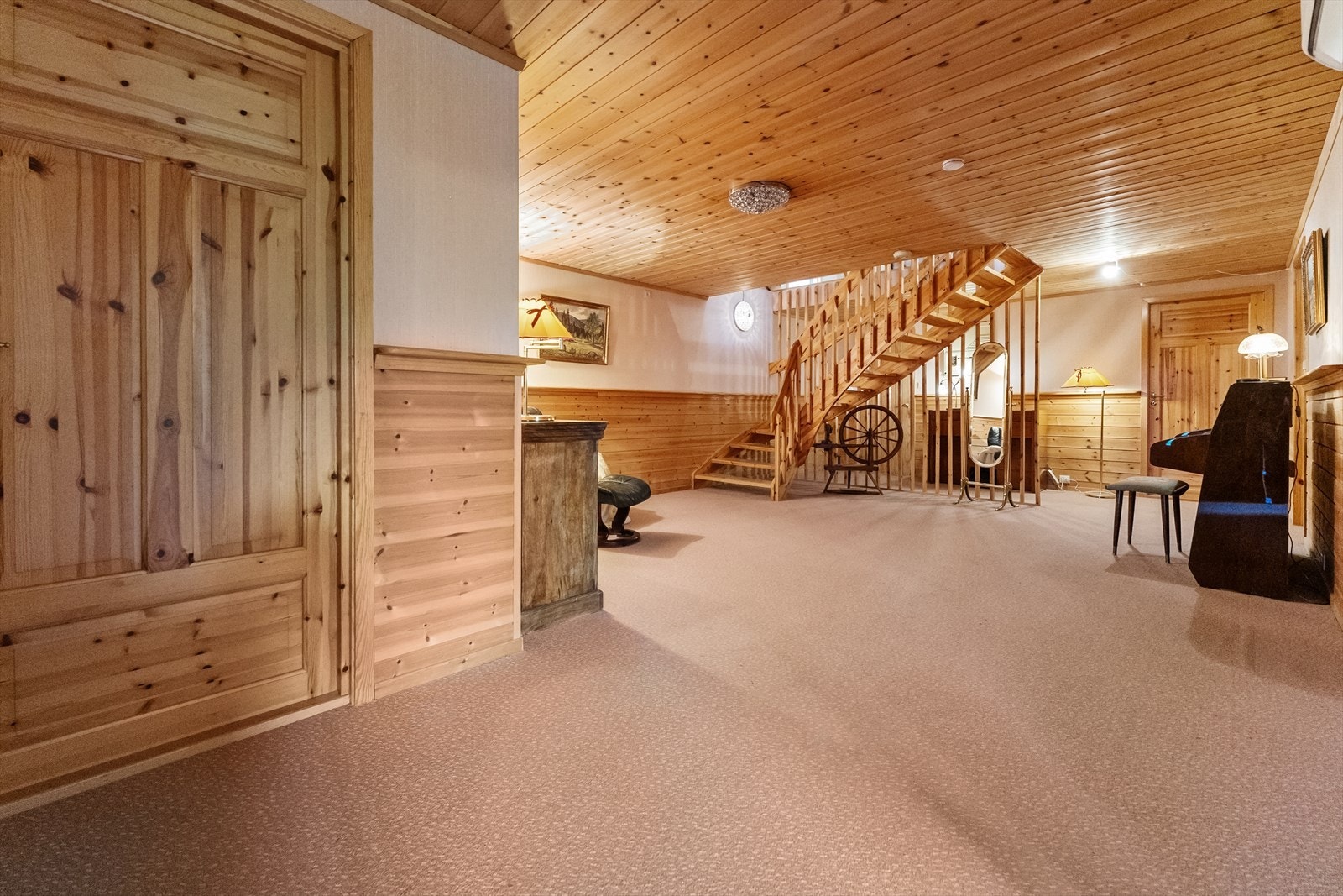 Stor hall og trapperom Galleribilde