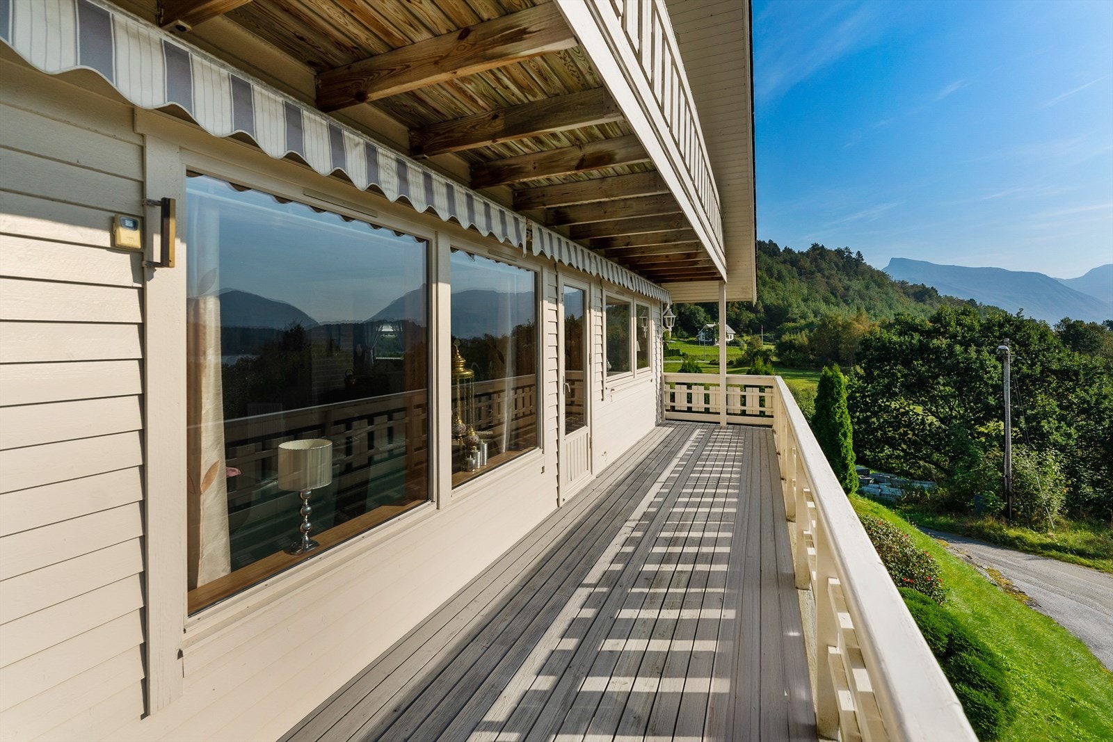 Del av terrasse Galleribilde