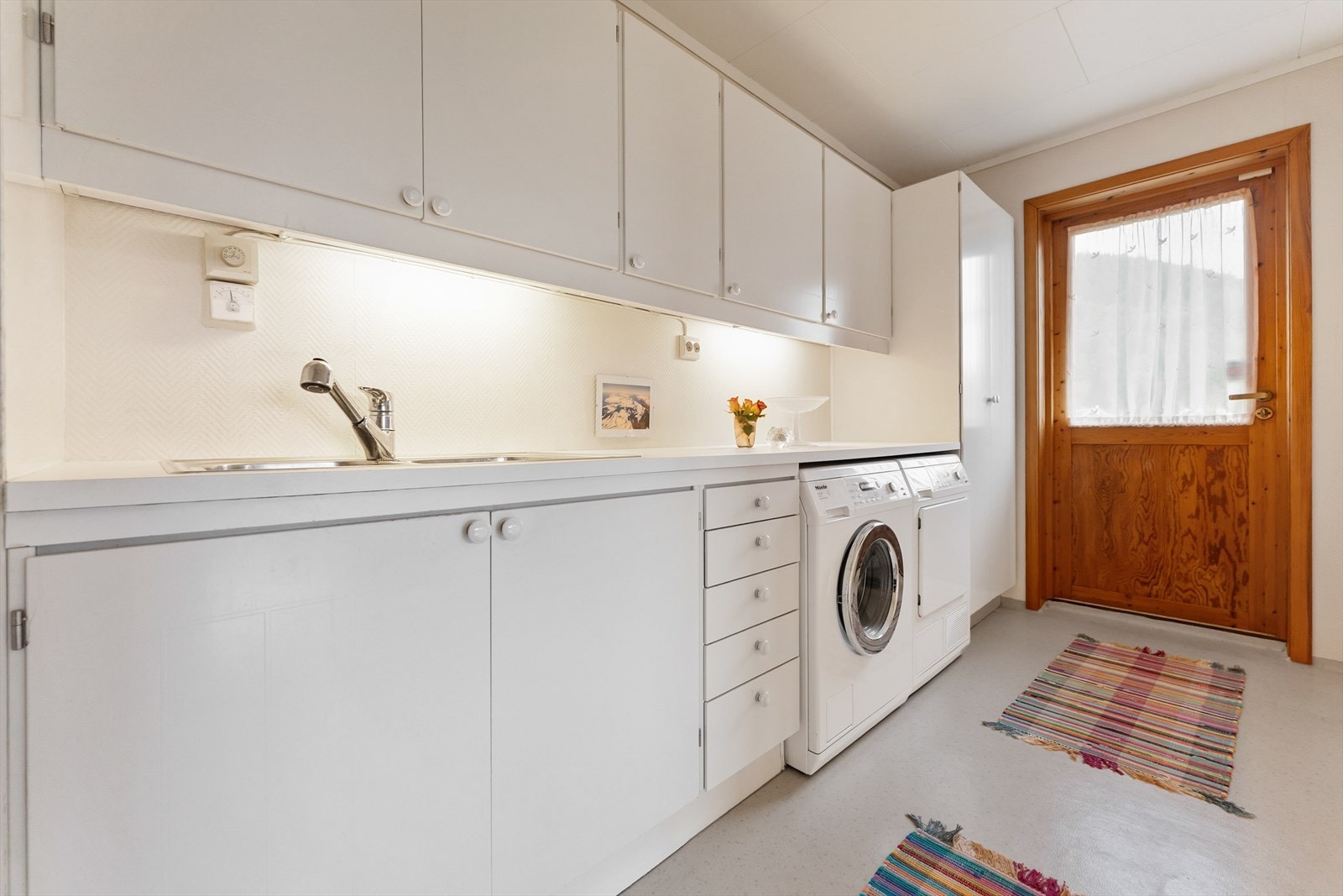 Vaskerom med eigen inngang Galleribilde