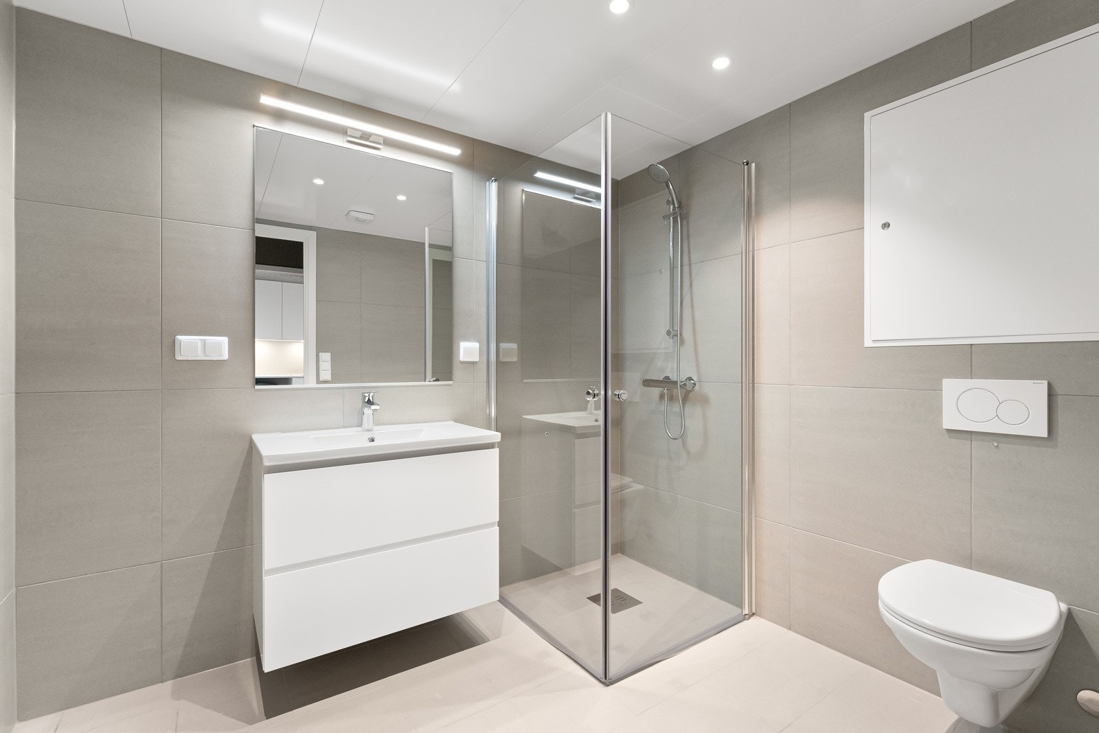 Baderom - Dette er salg av kontrakt og bildet er fra en annen ferdigstilt leilighet i bygget for å vise materialvalg Galleribilde