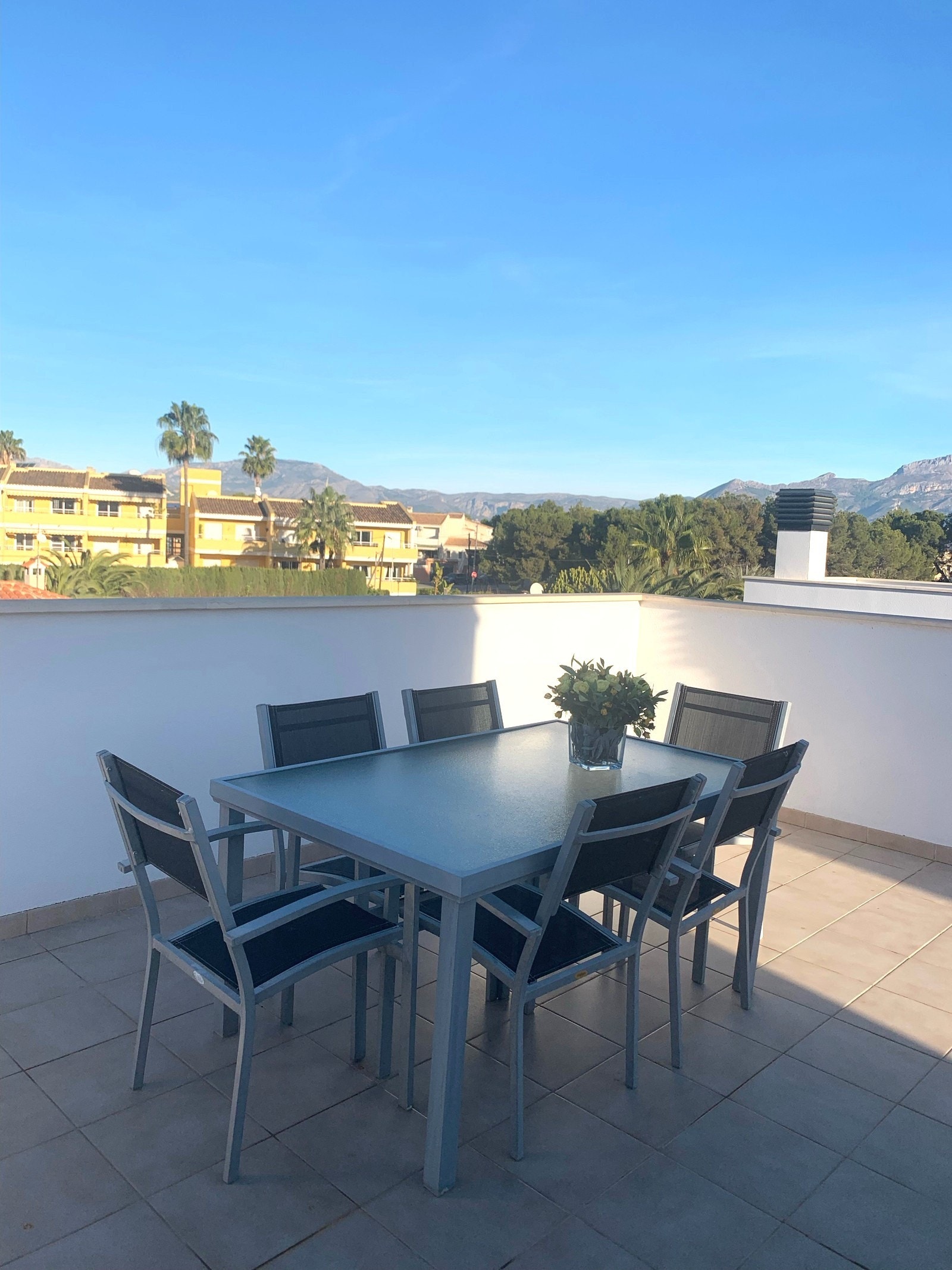 Maten smaker ekstra godt på taket! Galleribilde