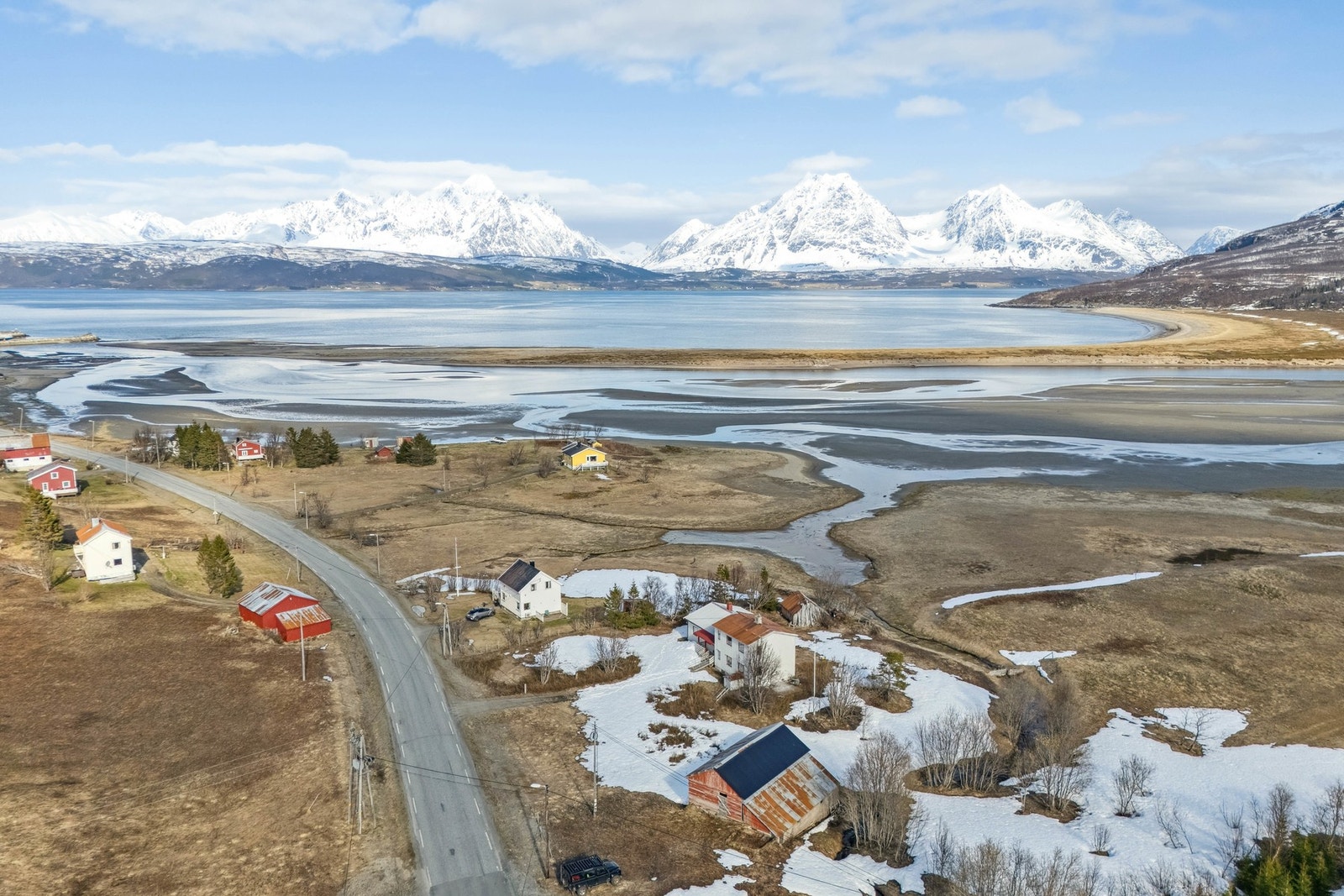 Nært fergeleiet og havet Galleribilde