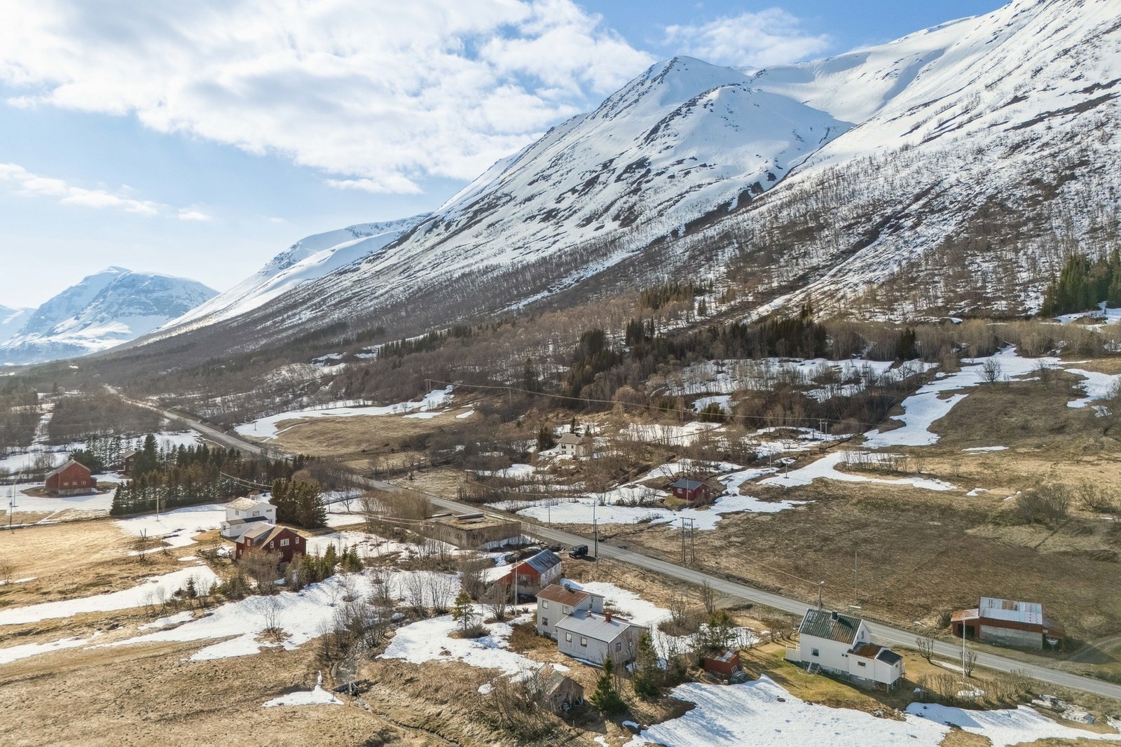Eiendommen strekker seg ti fjells Galleribilde