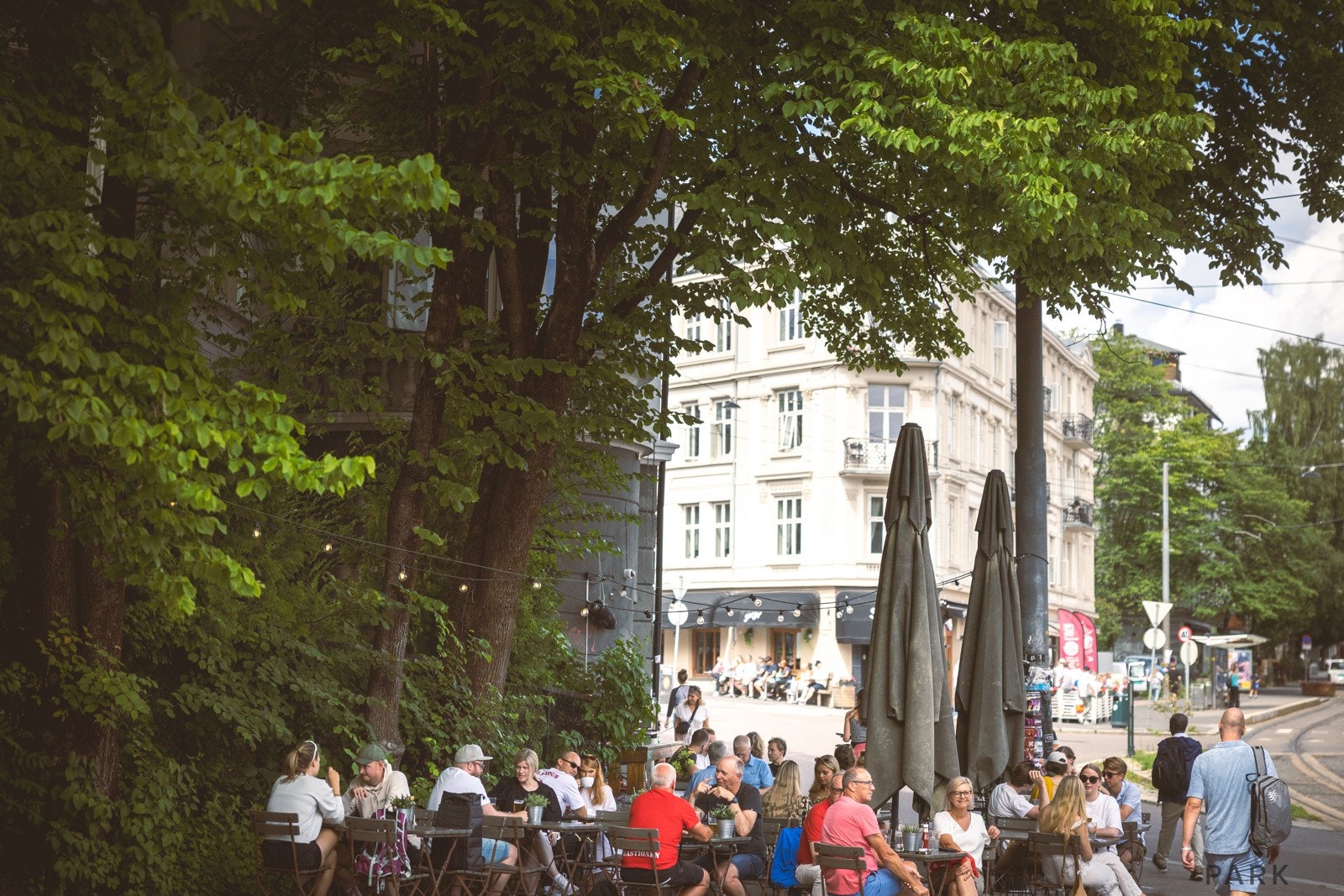 Leiligheten har en fantastisk beliggenhet i hjertet av Majorstuen, i tillegg til kort gangavstand til bl.a. Bislett, Frogner og sentrum. Galleribilde