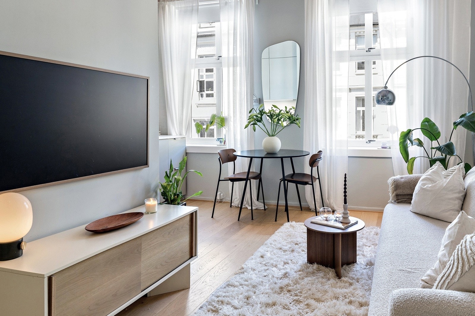 Leiligheten ble delikat og stilrent oppusset i 2023 - Her kan du flytte rett inn! Galleribilde