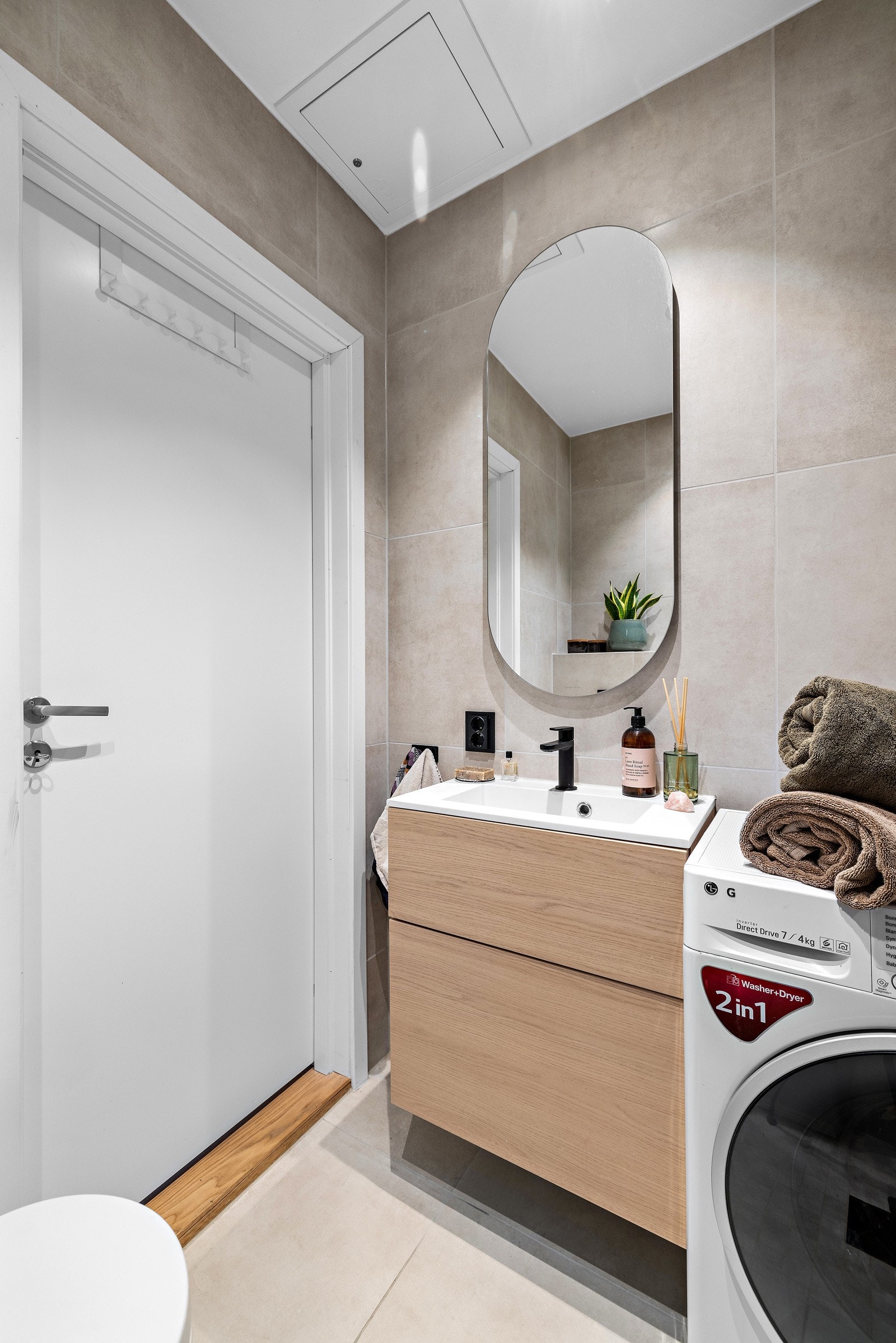 Behagelig varme i flislagt gulv. Galleribilde