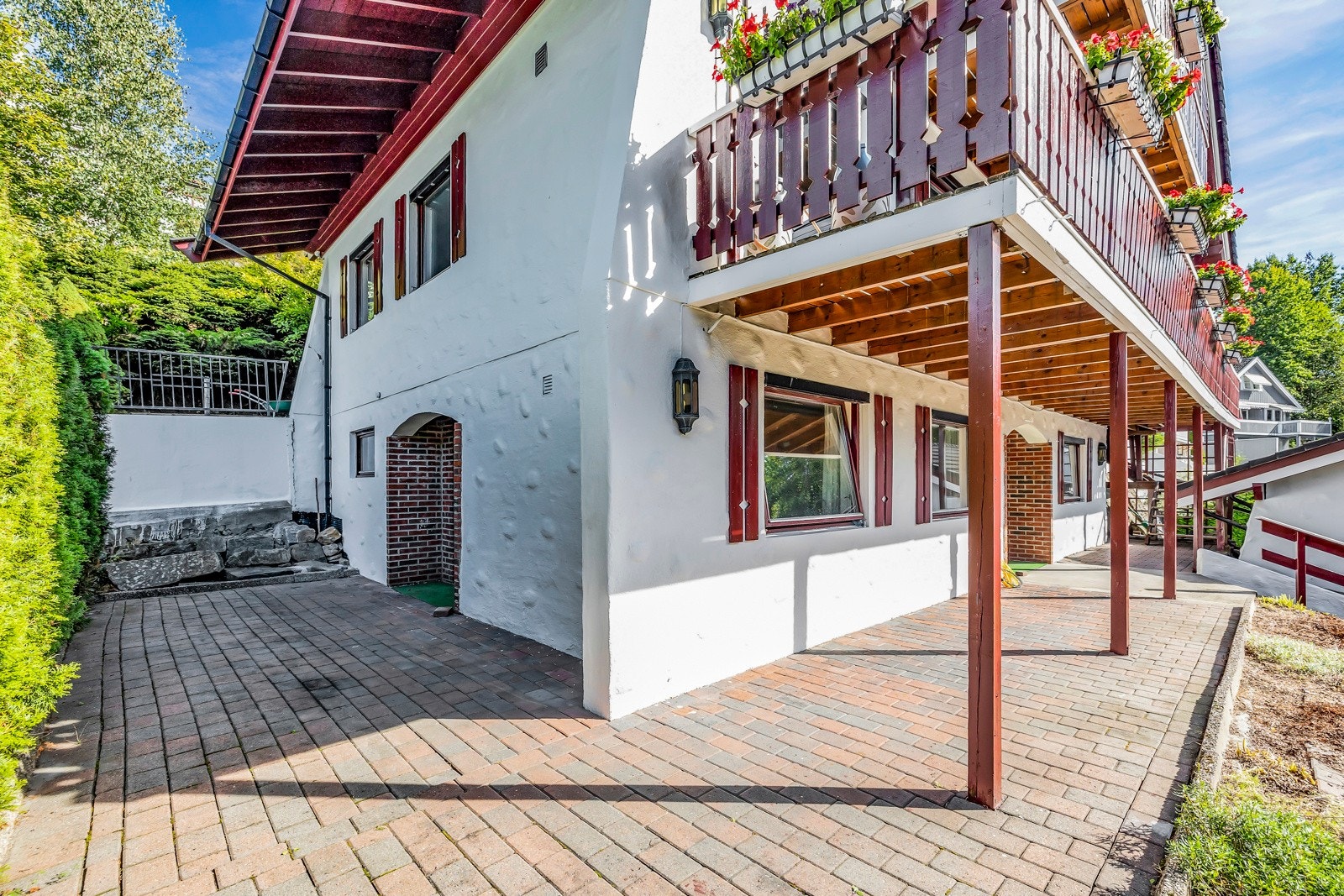 Egen inngang til godkjent utleiedel som gir gode utleiemuligheter Galleribilde