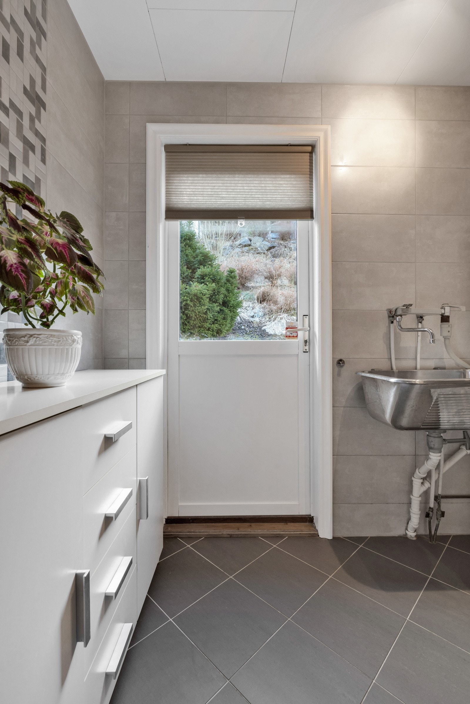 Utgang til baksiden av huset Galleribilde