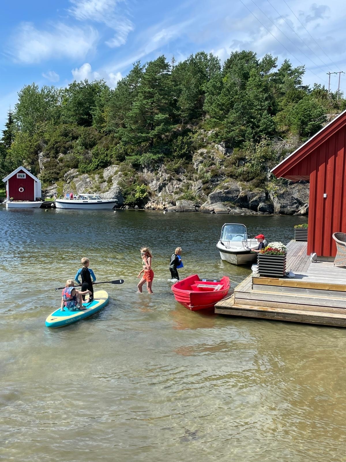 Selgers bilde av barns lek ved stranden Galleribilde