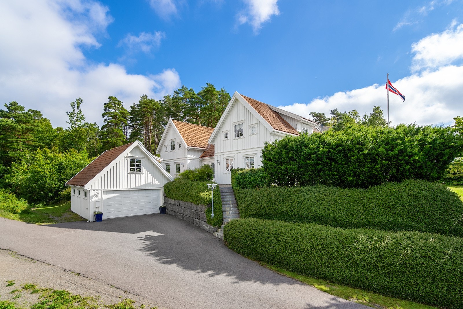 Barnevennlig beliggende i blindvei grensende til turområder Galleribilde