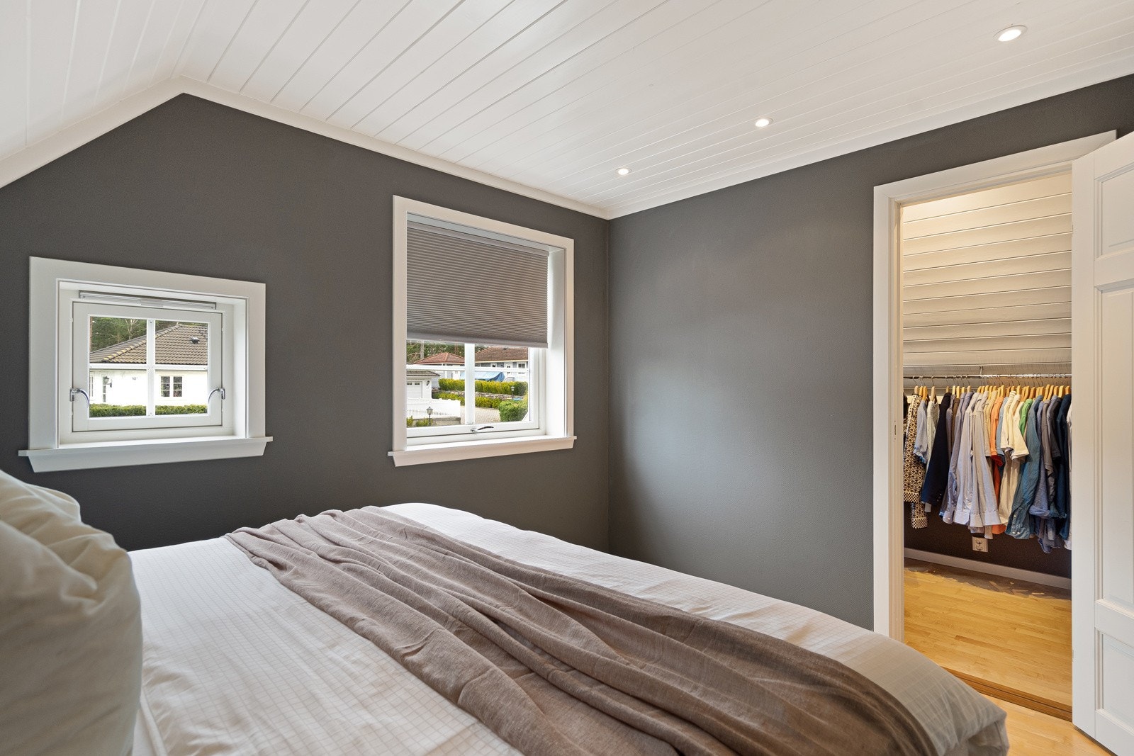 Soverom 4 med walk in garderobe Galleribilde