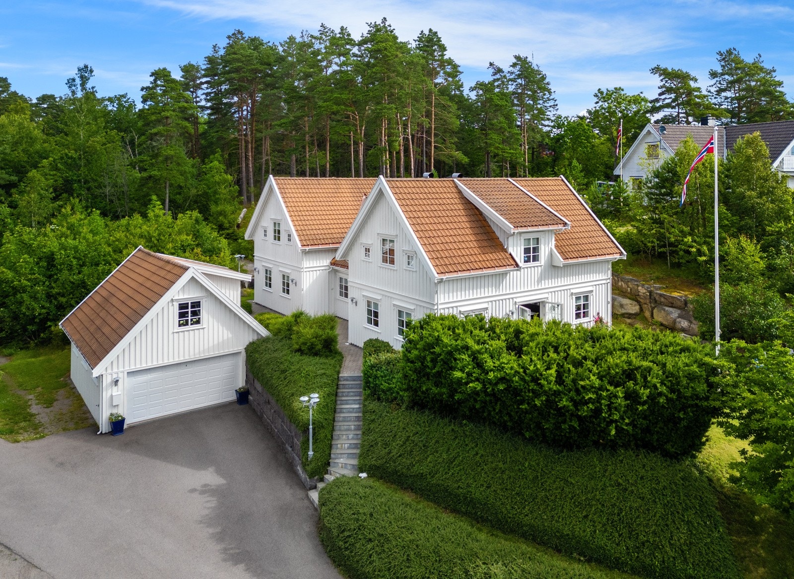 Velkommen til flotte Karens vei 8A - En innholdsrik og spennende familiebolig Galleribilde