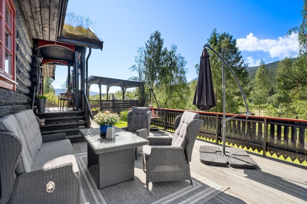 Rendalen er et eldorado for friluftsentusiaster, uansett sesong. Vinterstid kan man glede seg over et omfattende nettverk av preparerte langrennsløyper. Galleribilde