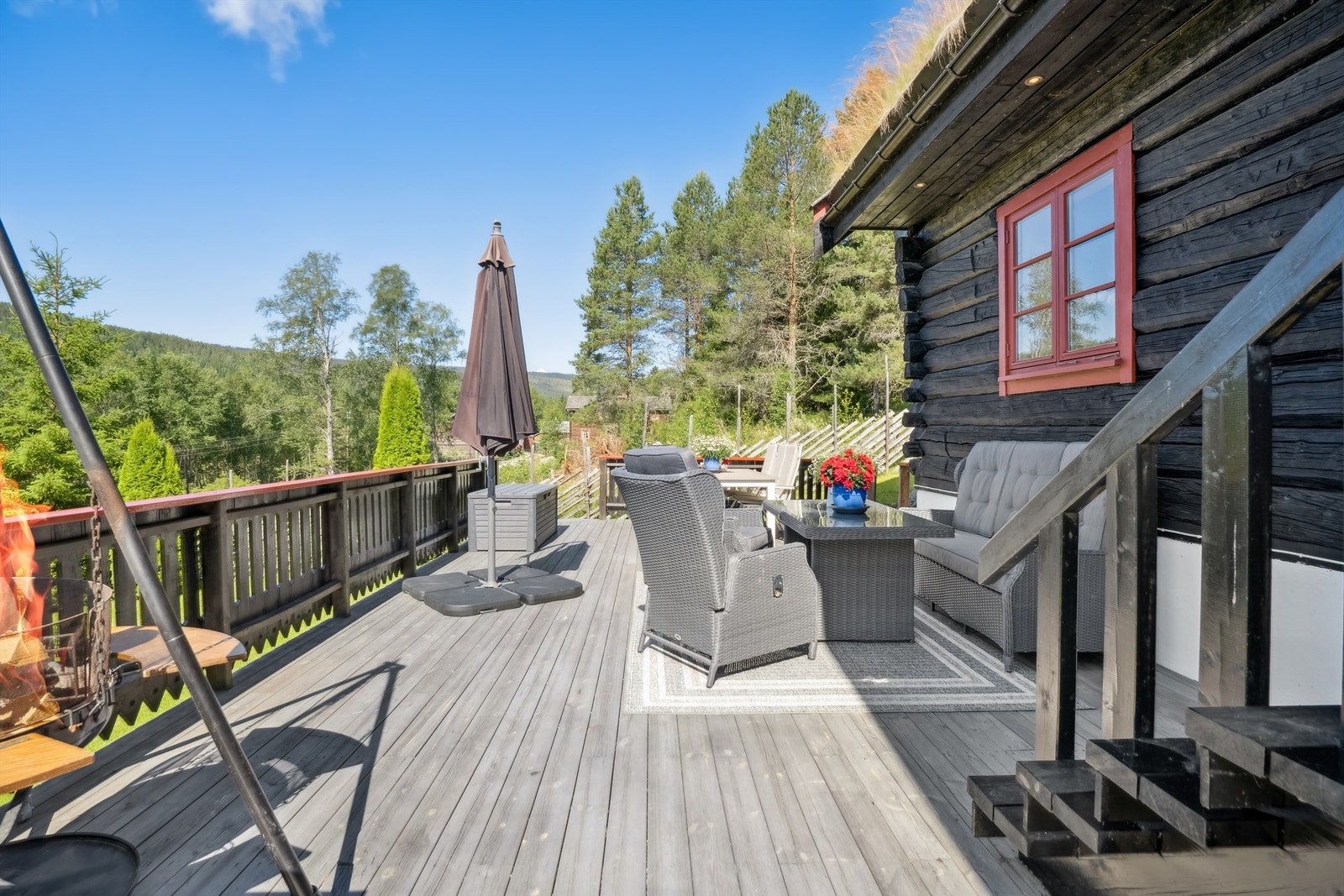 I tillegg er det også en stor terrasse på 40m² med god plass til utemøbler. Galleribilde