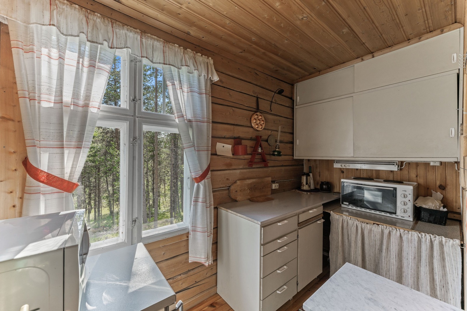 Dette er et enkelt men funksjonelt kjøkken. Galleribilde