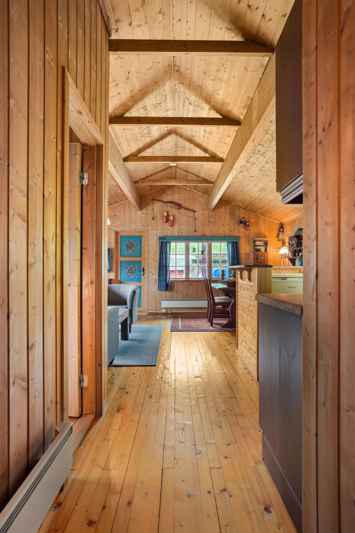 Legg merke til takhøyden i stuen! Galleribilde