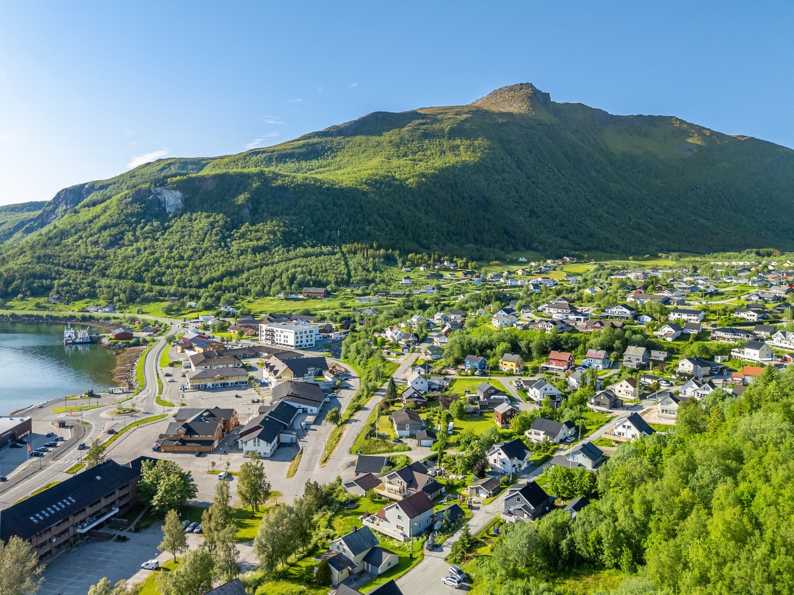 Kort vei til Ørnes handelsområde. Galleribilde