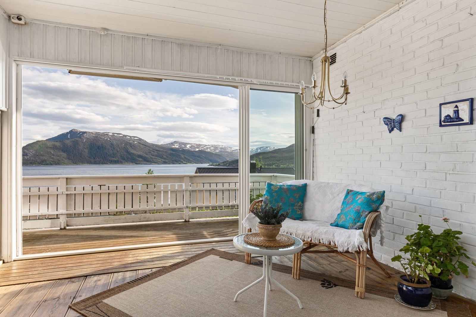 Boligen fremstår som godt vedlikeholdt og har en fleksibel planløsning Galleribilde